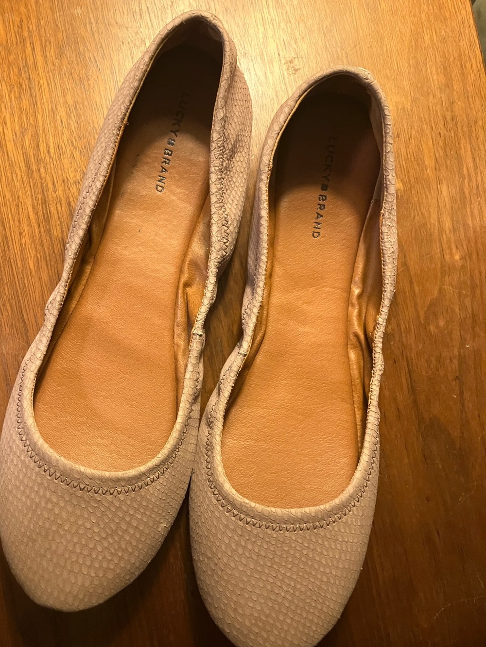 Lucky Brand Women's Pink nude Textured Ballet Flats size 12 - Picture 2 of 5